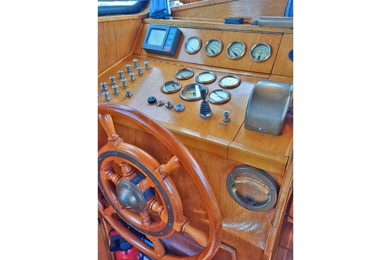ancien Bateau de Police RP37