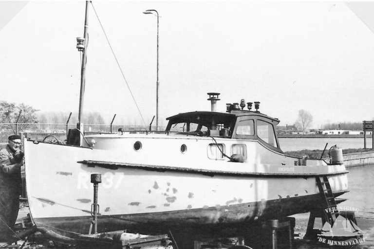 ancien Bateau de Police RP37