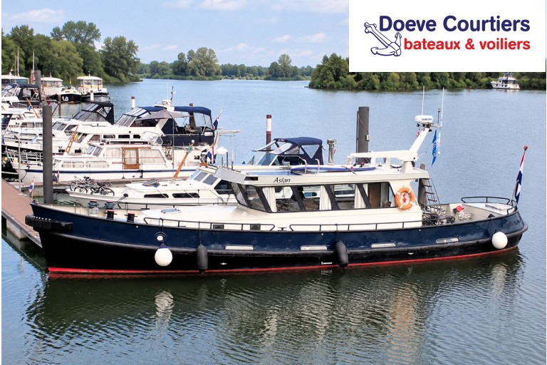 Ancien Bateau de Patrouille / Bateau Habitable avec Certificat de l’Union