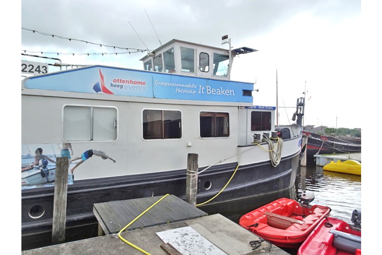 Accommodation / Hotel ship with ES-TRIN certificate