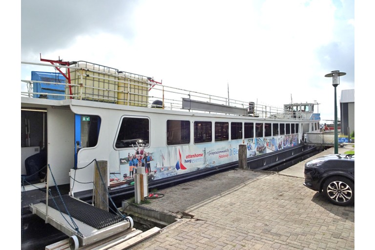 Accommodation / Hotel ship with ES-TRIN certificate