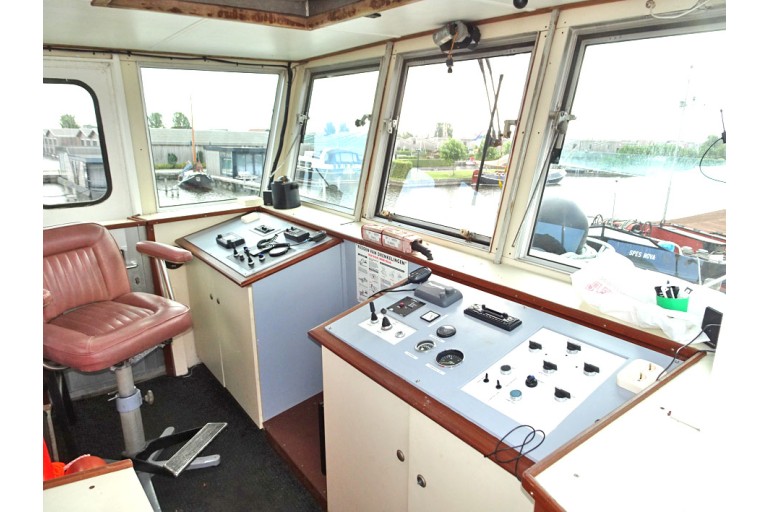 Accommodation / Hotel ship with ES-TRIN certificate