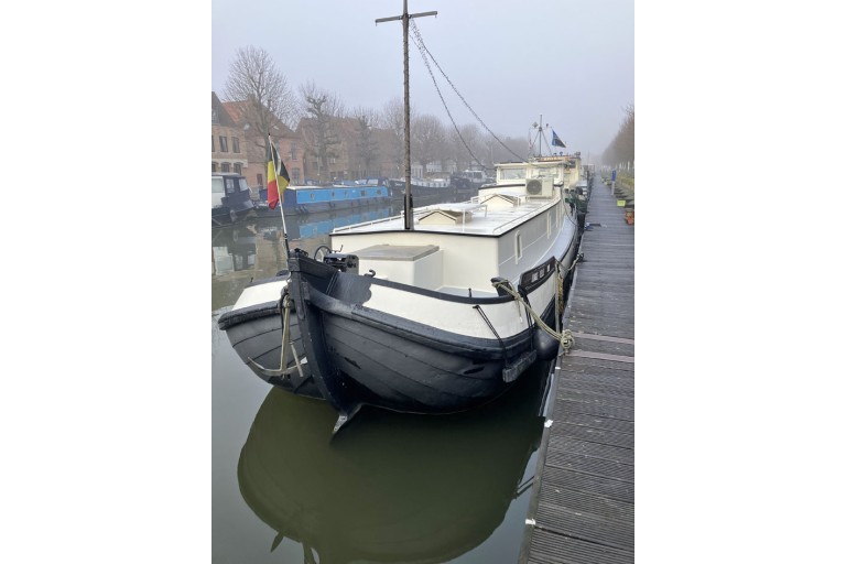 Skutsje Fahrendes Wohnschiff 17.12