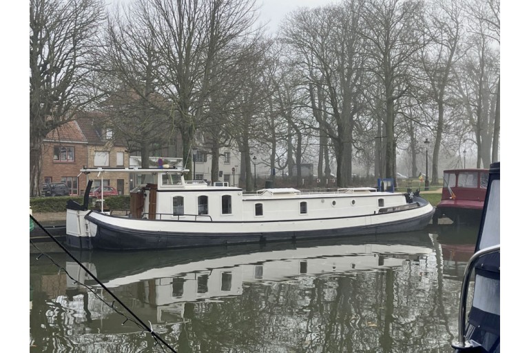 Skutsje Fahrendes Wohnschiff 17.12