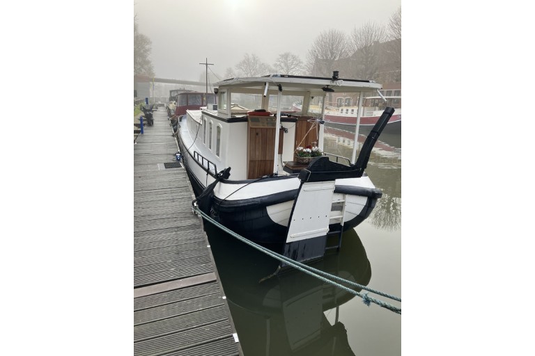 Skutsje Fahrendes Wohnschiff 17.12