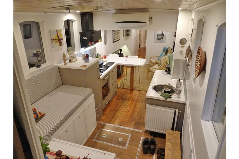 Skutsje Fahrendes Wohnschiff 17.12