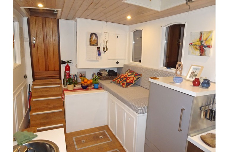 Skutsje Fahrendes Wohnschiff 17.12