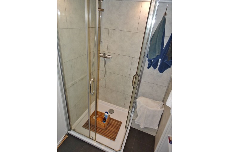 Skutsje Fahrendes Wohnschiff 17.12