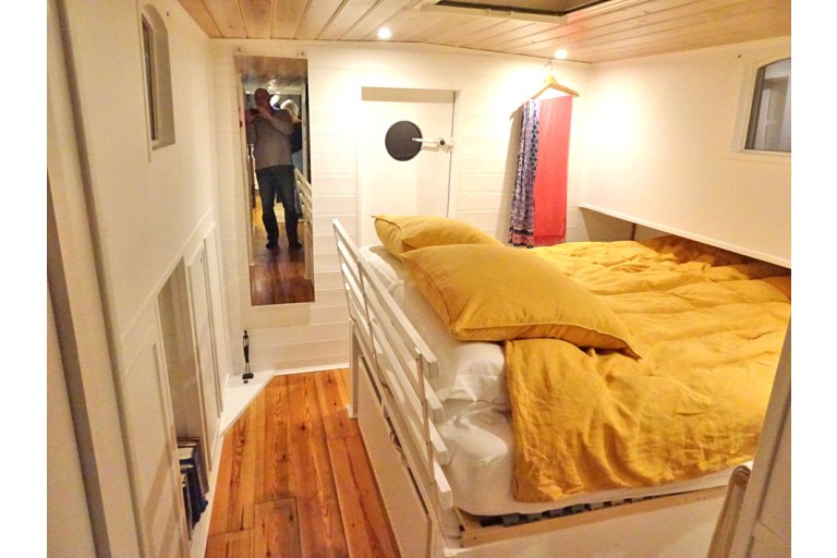 Skutsje Fahrendes Wohnschiff 17.12