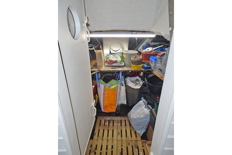 Skutsje Fahrendes Wohnschiff 17.12