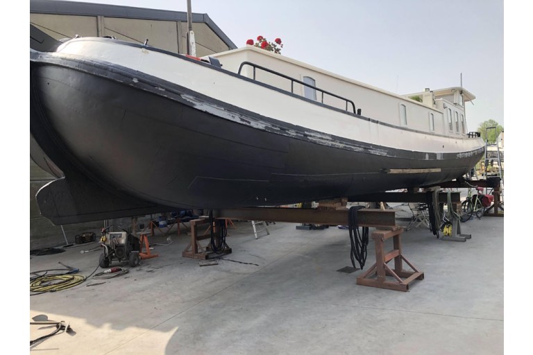 Skutsje Fahrendes Wohnschiff 17.12