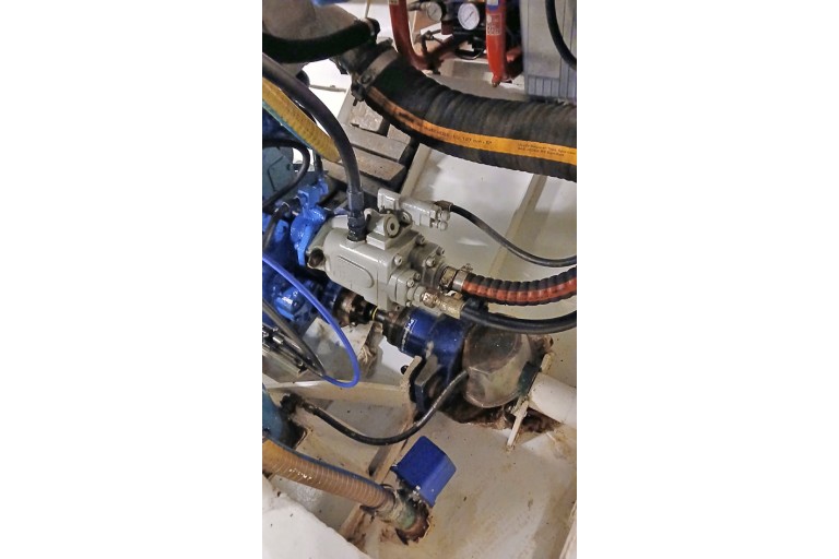 Yacht Chalutier 48, de mer