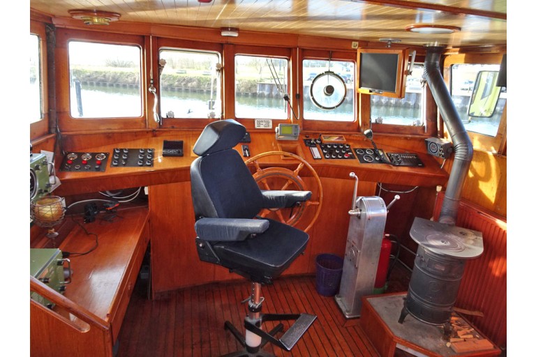 Former Waterway authorities / Sailing residential vessel 23.23, ES-TRIN Rhine certified