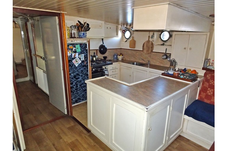 Ehemaliges Wasserstraßenbehörde / Wohnschiff 23.23, ES-TRIN- Rhein Zertifiziert