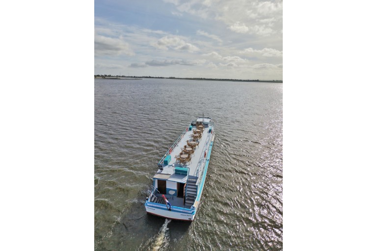 Hybride Rondvaartboot, 140 passagiers