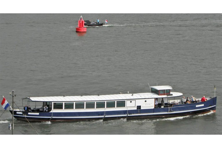 Historisches Fahrgastschiff, 100 Fahrgäste