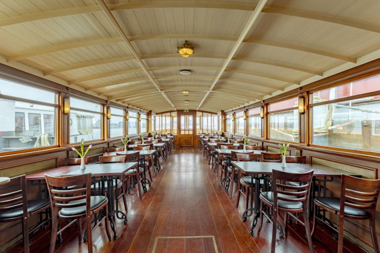 Historisches Fahrgastschiff, 100 Fahrgäste