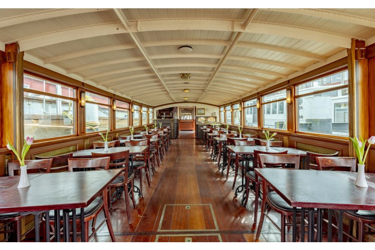 Historisches Fahrgastschiff, 100 Fahrgäste