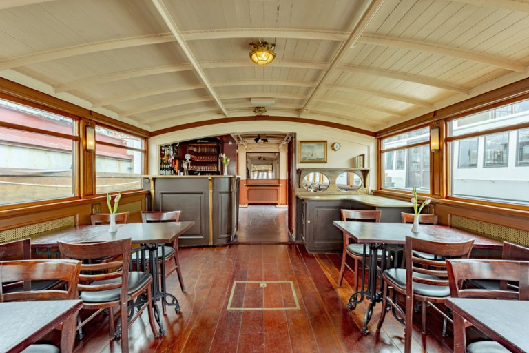 Historisches Fahrgastschiff, 100 Fahrgäste