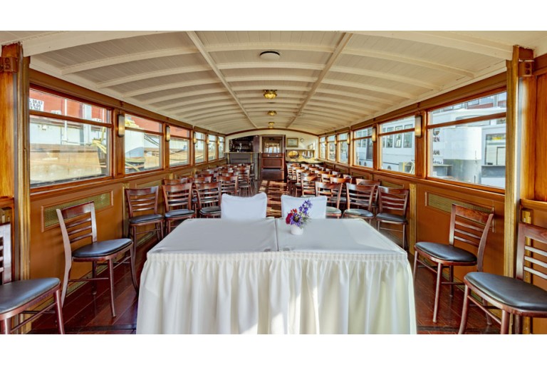 Historisches Fahrgastschiff, 100 Fahrgäste