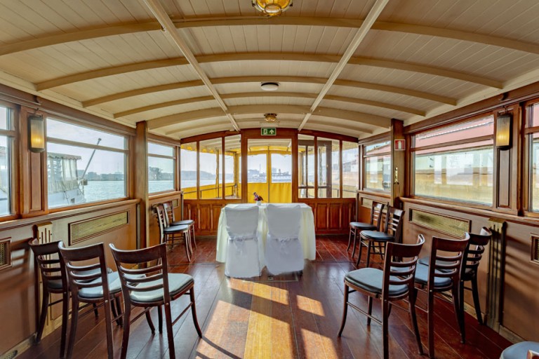 Historisches Fahrgastschiff, 100 Fahrgäste