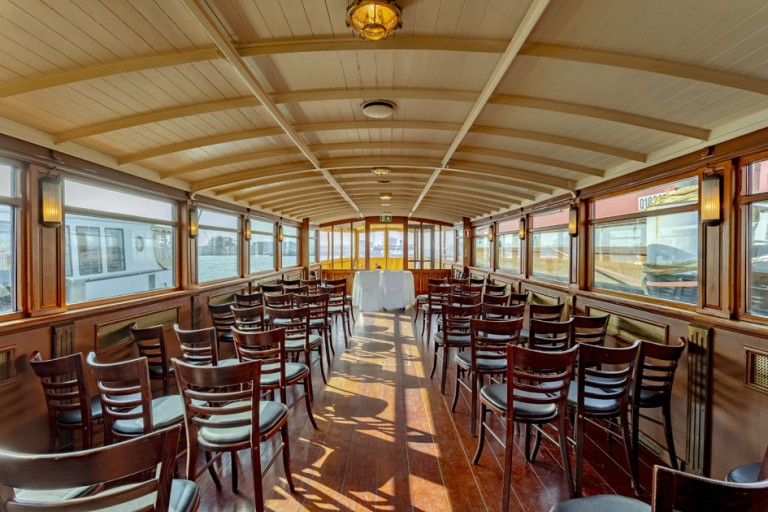 Historisches Fahrgastschiff, 100 Fahrgäste