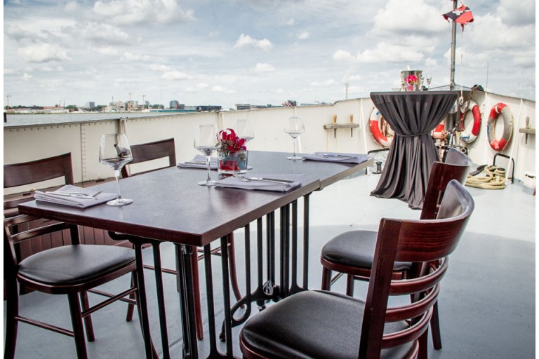 Historisches Fahrgastschiff, 100 Fahrgäste