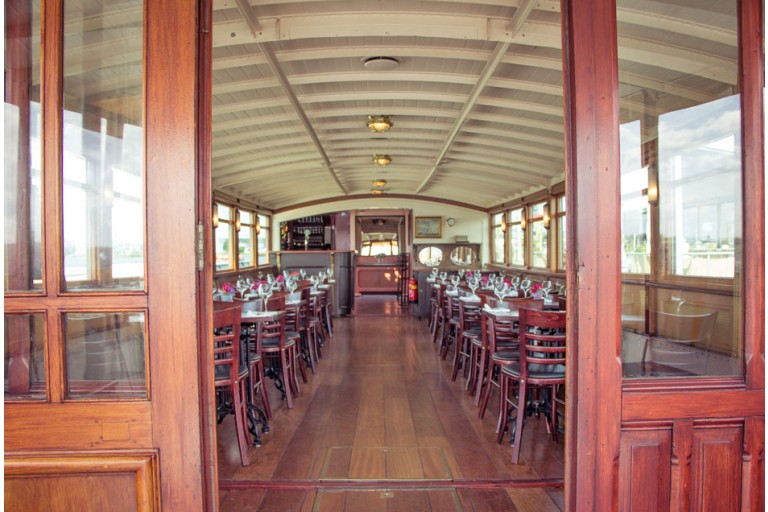 Historisches Fahrgastschiff, 100 Fahrgäste