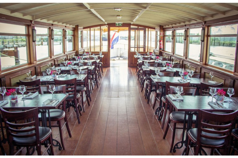 Historisches Fahrgastschiff, 100 Fahrgäste