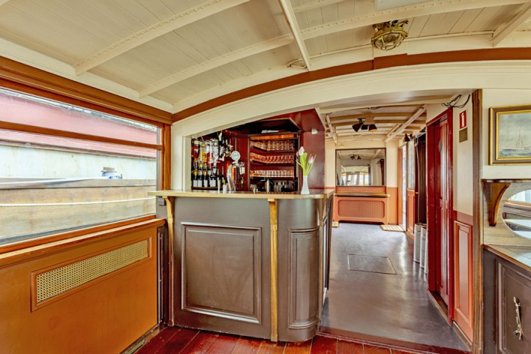 Historisches Fahrgastschiff, 100 Fahrgäste