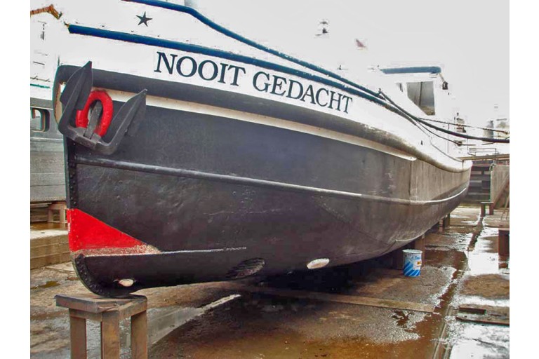 Péniche hollandaise Luxe Motor 21.18, certifiée ES-TRIN