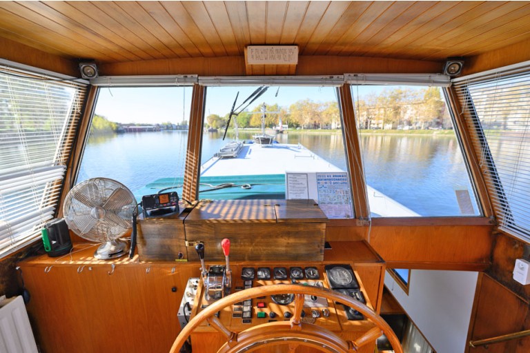 Péniche hollandaise Luxe Motor 21.18, certifiée ES-TRIN