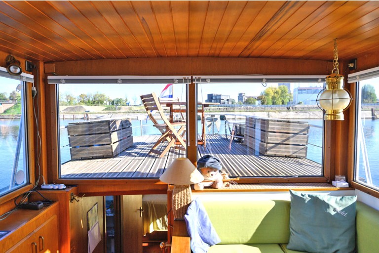 Péniche hollandaise Luxe Motor 21.18, certifiée ES-TRIN