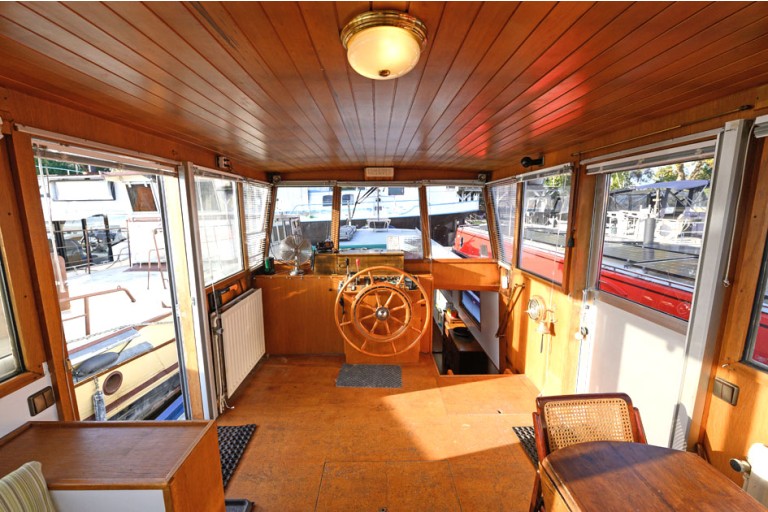 Péniche hollandaise Luxe Motor 21.18, certifiée ES-TRIN