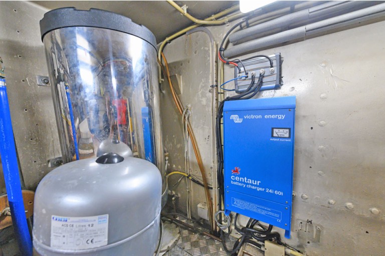 Péniche hollandaise Luxe Motor 21.18, certifiée ES-TRIN