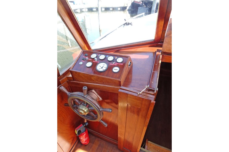 Classic Motor yacht 11.20