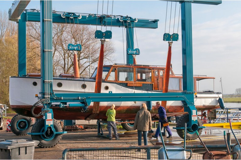 Classic Motor yacht 11.20