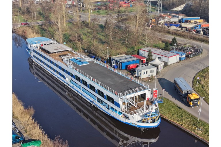 Hotel / Passenger ship 120 pax