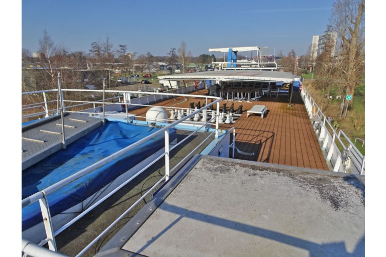 Hotel / Passenger ship 120 pax