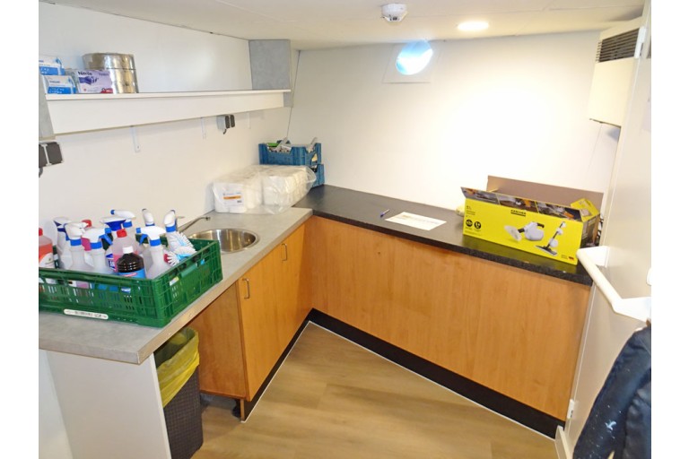 Hotel / Passenger ship 120 pax