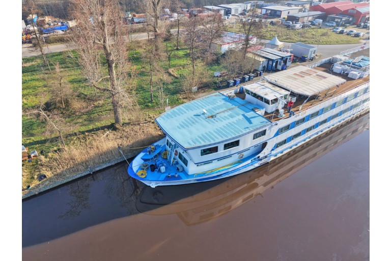 Hotel / Passenger ship 120 pax