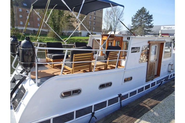 Motortjalk Dutch Barge 18.60