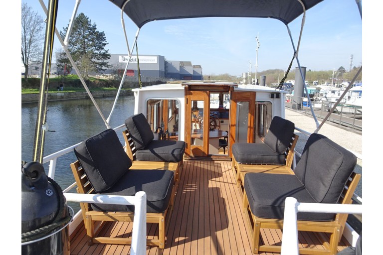 Motortjalk Dutch Barge 18.60