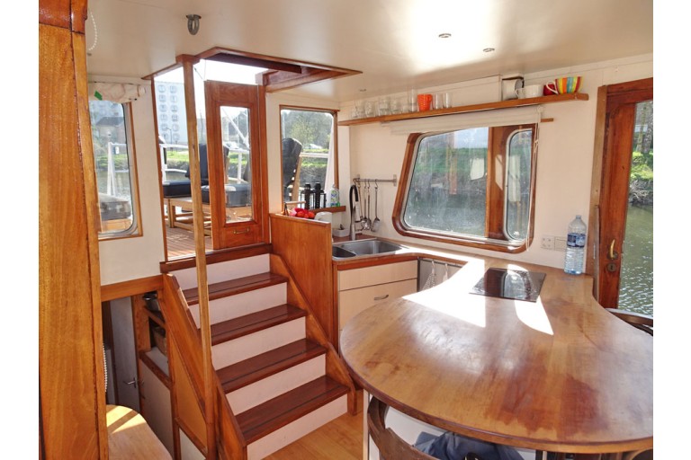 Motortjalk Dutch Barge 18.60