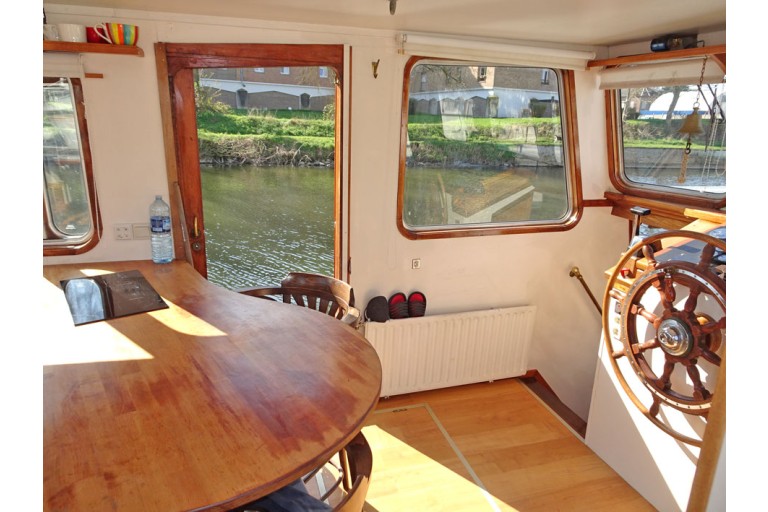 Motortjalk Dutch Barge 18.60