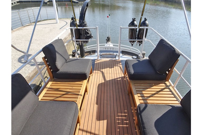 Motortjalk Dutch Barge 18.60