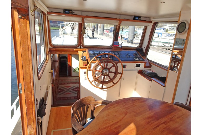 Motortjalk Dutch Barge 18.60