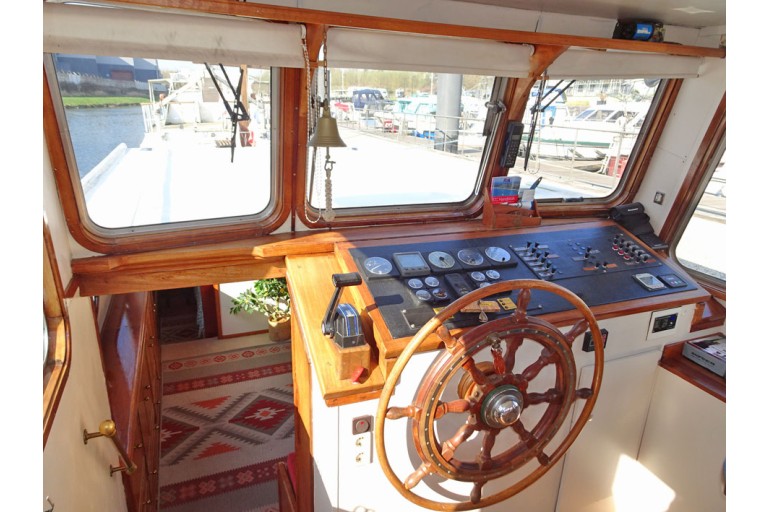 Motortjalk Dutch Barge 18.60