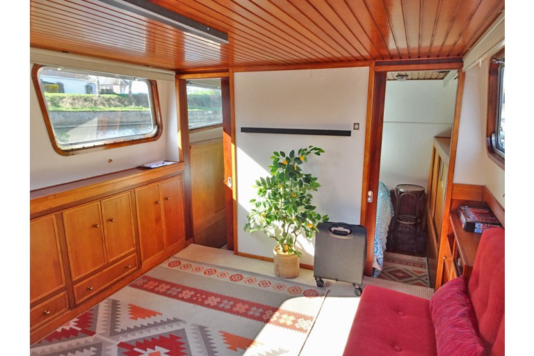 Motortjalk Dutch Barge 18.60