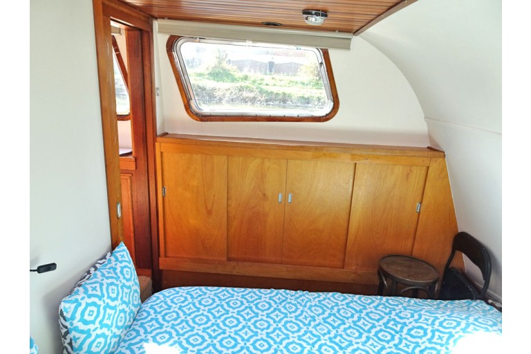 Motortjalk Dutch Barge 18.60